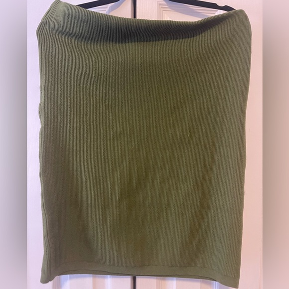 Express Green Skirt - Picture 3 of 5